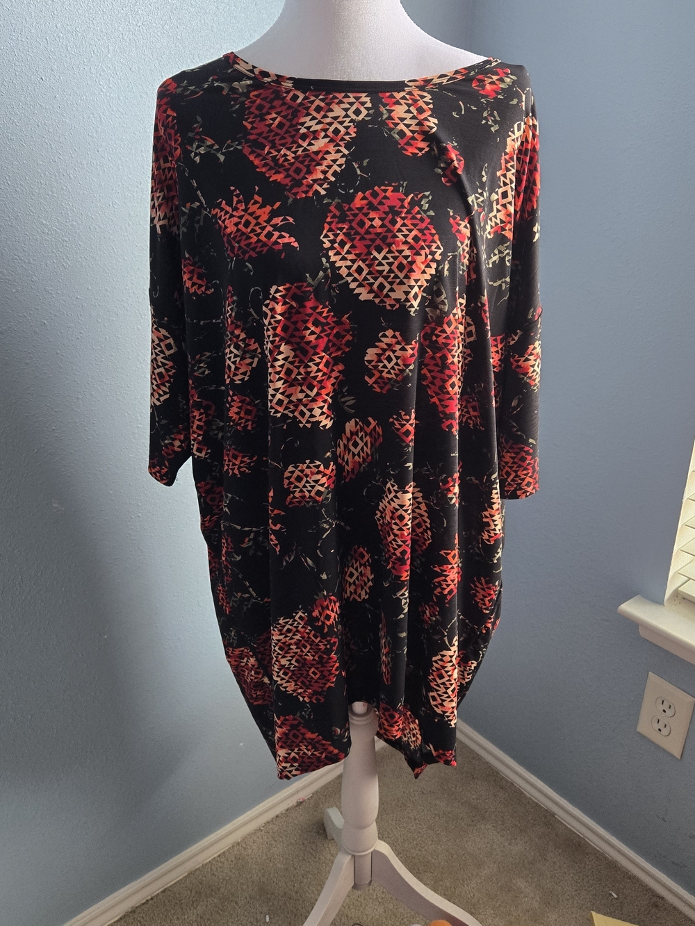 LuLaRoe Black, Red & Orange Geometric  Print Top